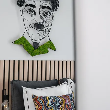 Charlie - Plac Wolnosci W Poznaniu * Poznan