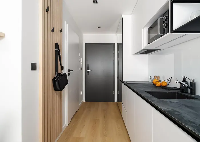 Charlie - Plac Wolnosci W Poznaniu * Poznan